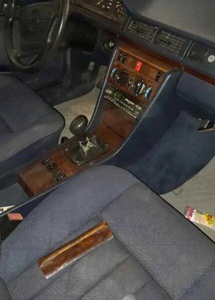 Mercedes-Benz E220 W124