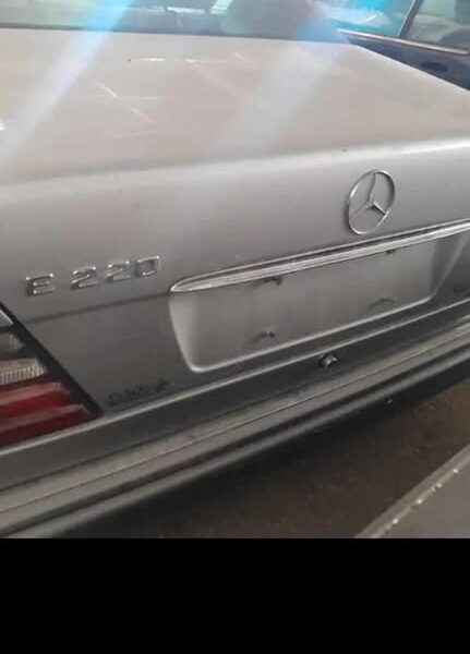 Mercedes-Benz E220 W124