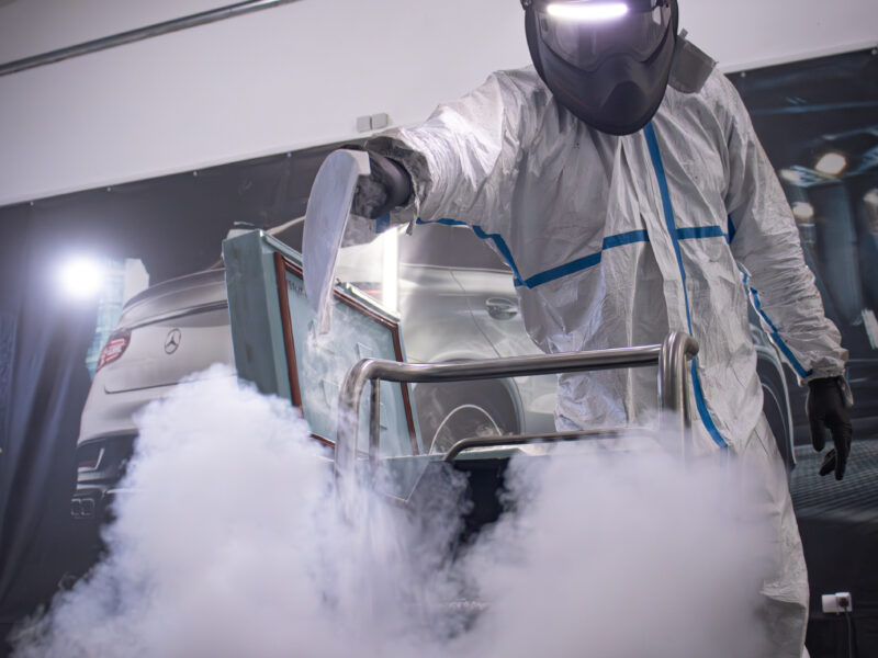 Usługa czyszczenia suchym lodem i konserwacji woskiem Innotec