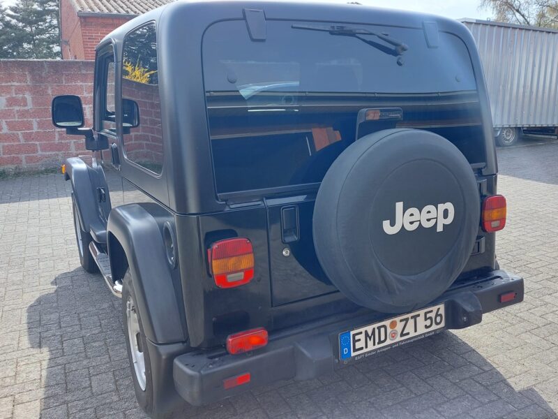 Sprzedam Jeep TJ oryginale. Stan doskonały.