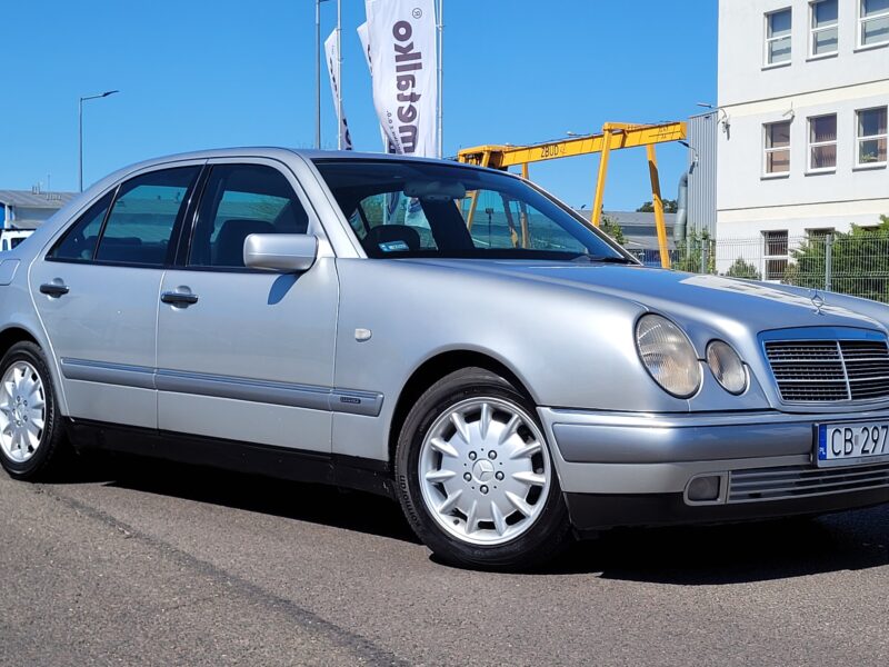 Mercedes E320 benzyna KLASYK !!!