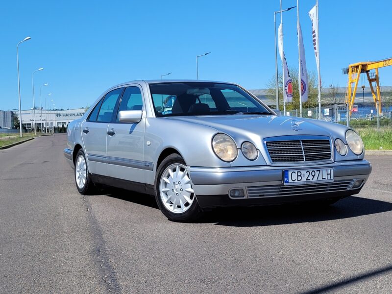 Mercedes E320 benzyna KLASYK !!!