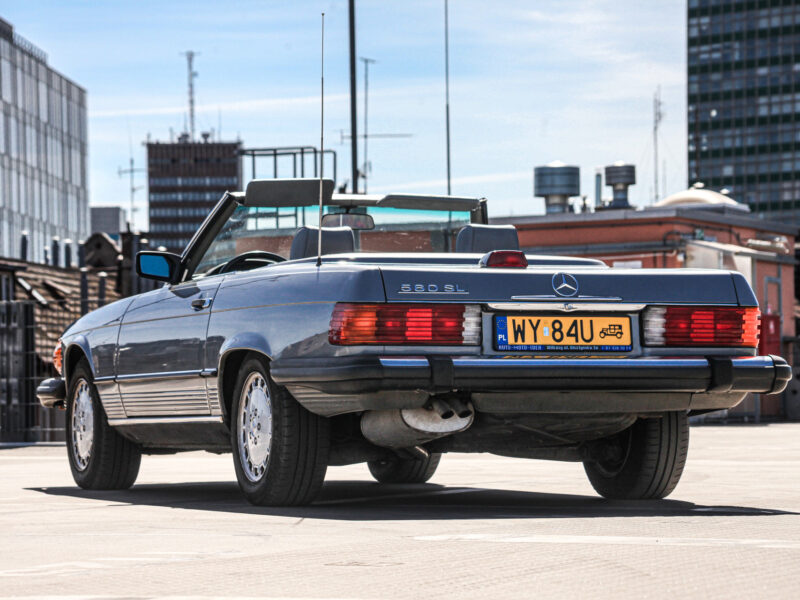 Mercedes-Benz 560 SL R107 – rok 1987 71tyś mil - 114tyś km.