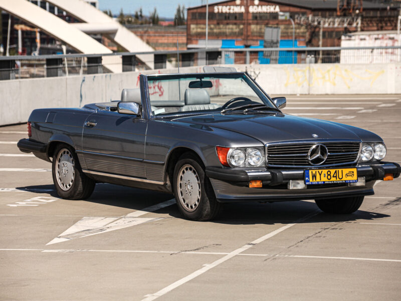 Mercedes-Benz 560 SL R107 – rok 1987 71tyś mil - 114tyś km.
