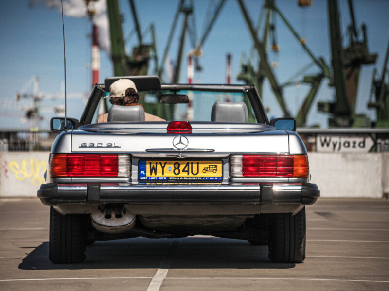 Mercedes-Benz 560 SL R107 – rok 1987 71tyś mil - 114tyś km.