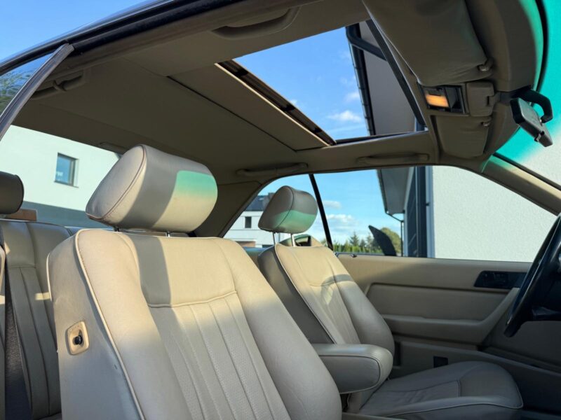 Mercedes 124 Coupe 300 CE