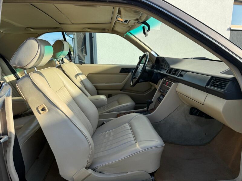 Mercedes 124 Coupe 300 CE