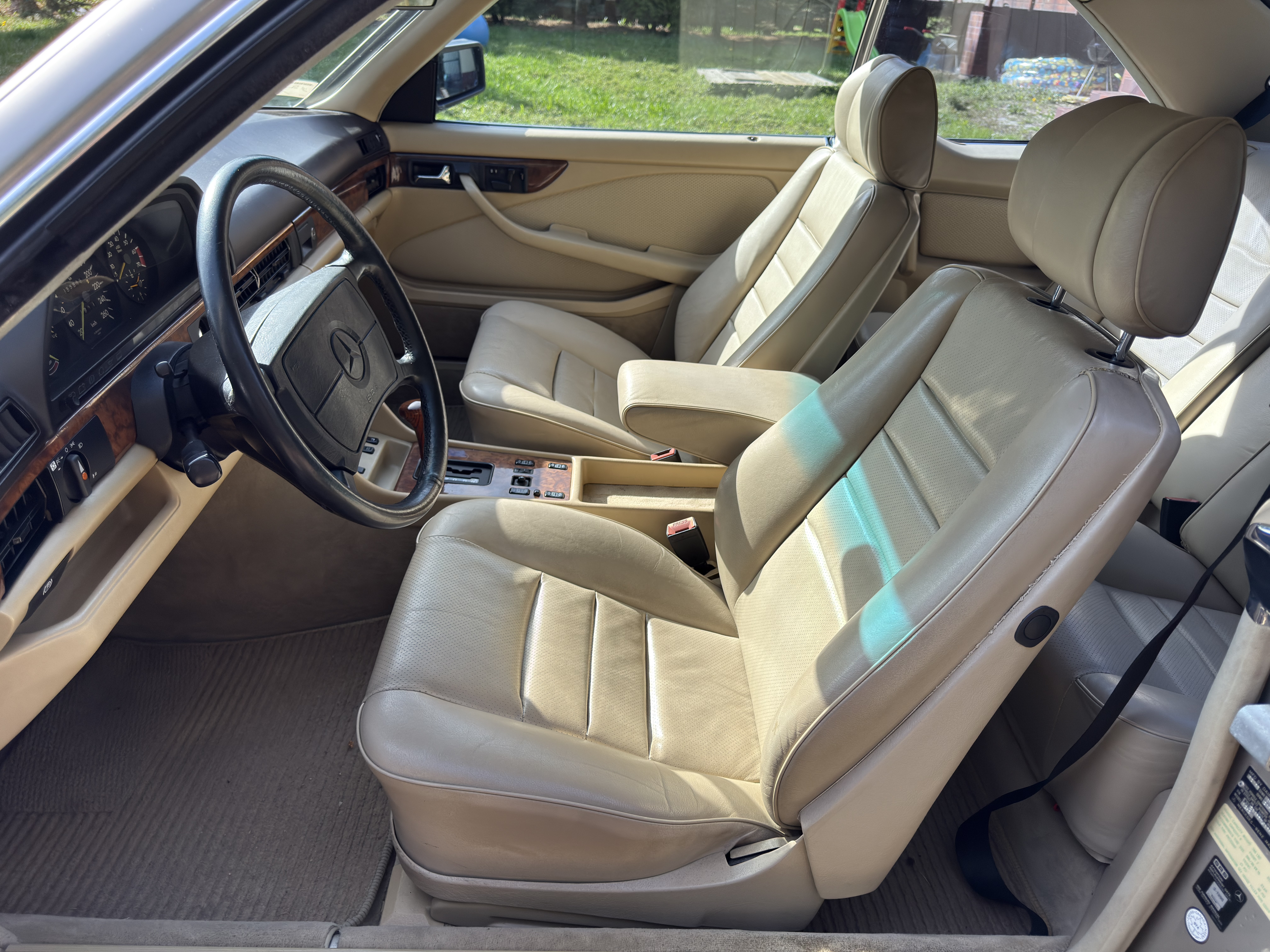 Mercedes-Benz 560SEC