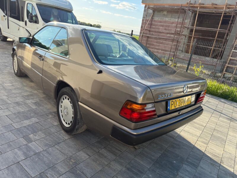 Mercedes 124 Coupe 300 CE