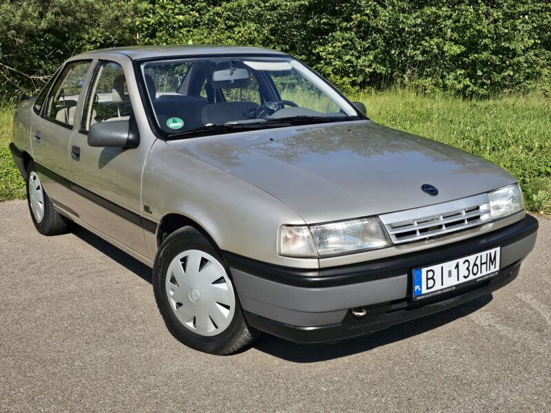 KAPSUŁA CZASU - PRAWIE NOWE AUTO