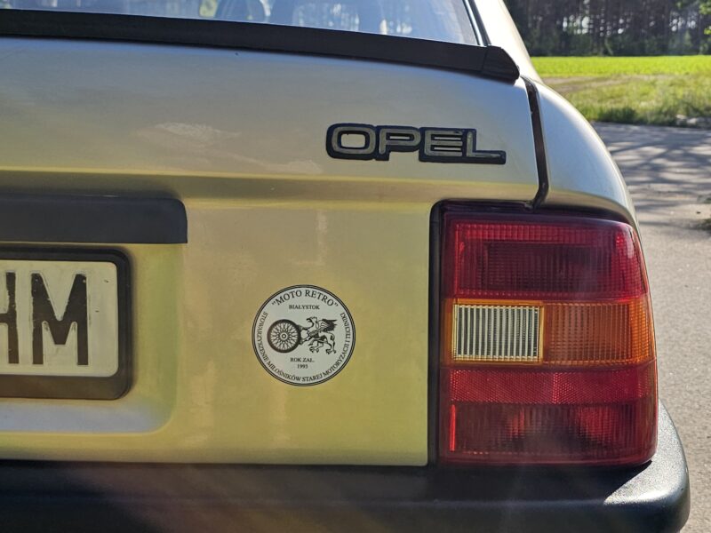 KAPSUŁA CZASU - PRAWIE NOWE AUTO