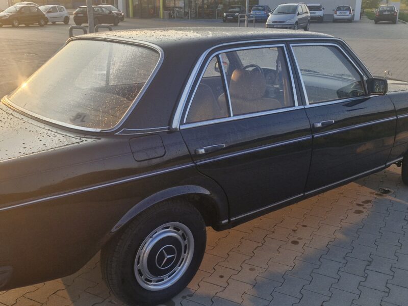 MERCEDES W123 2.0 D 1982 R