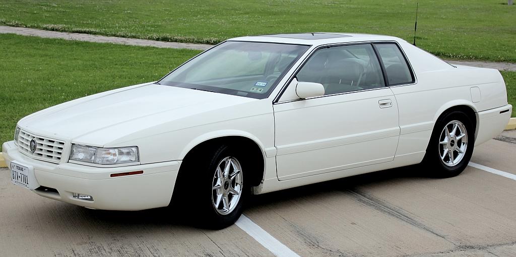 Cadillac Eldorado Collector Series z 2002 roku – ostatnia generacja modelu, z charakterystyczną linią coupé i silnikiem Northstar.