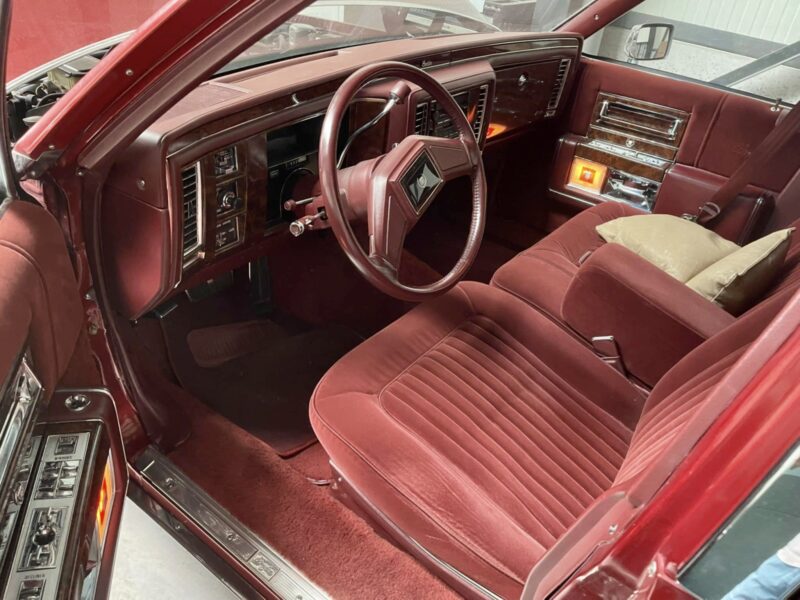 Cadillac Brougham 1992 5.0 V8 - oryginalny w kolekcjonerskim stanie