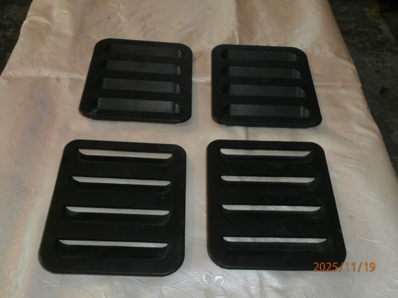 Wywietrzniki drzwi tylnych Mercedes furgon 508,608,407