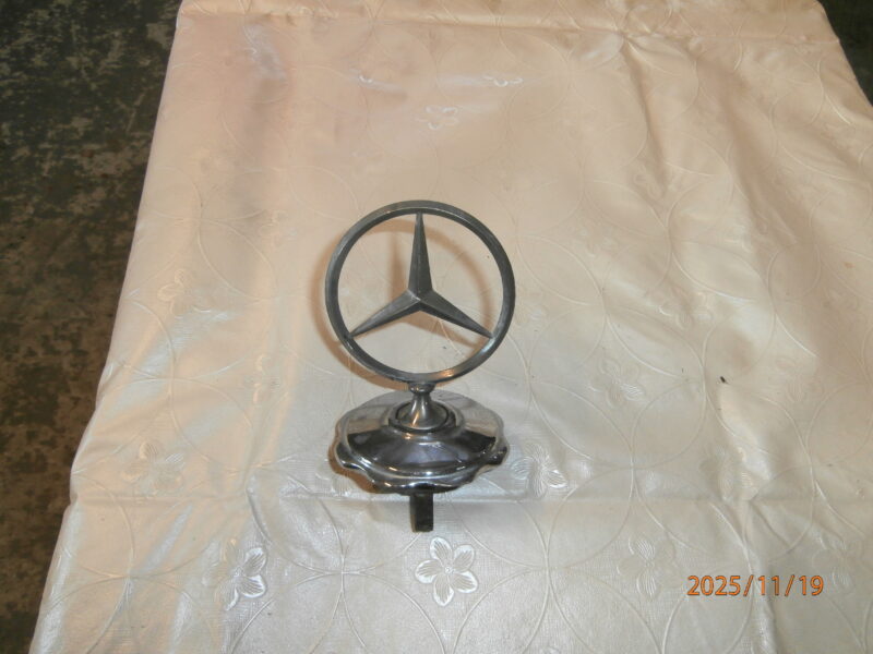 Gwiazda grilla Mercedes 108.