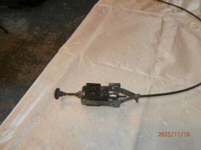 Podgrzewanie świecy, odpalanie auta, regulacja biegu jałowego Mercedes 406,407, W115.