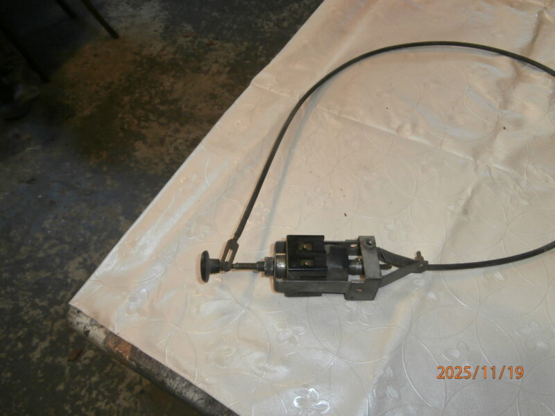 Podgrzewanie świecy, odpalanie auta, regulacja biegu jałowego Mercedes 406,407, W115.