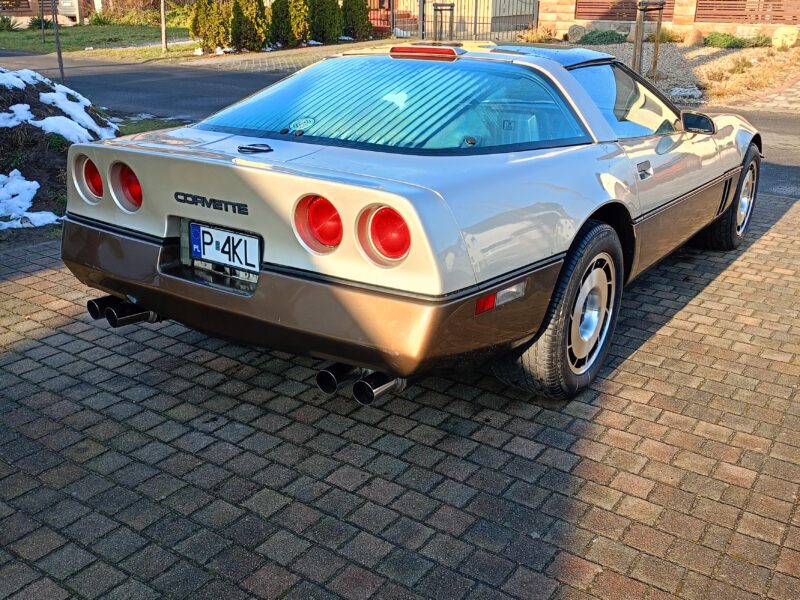 CHEVROLET CORVETTE C4 1986 r