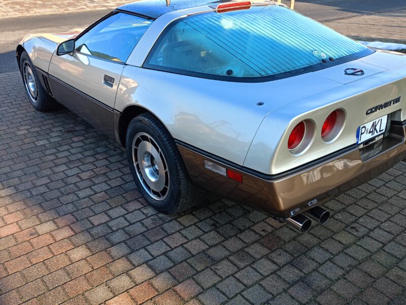 CHEVROLET CORVETTE C4 1986 r
