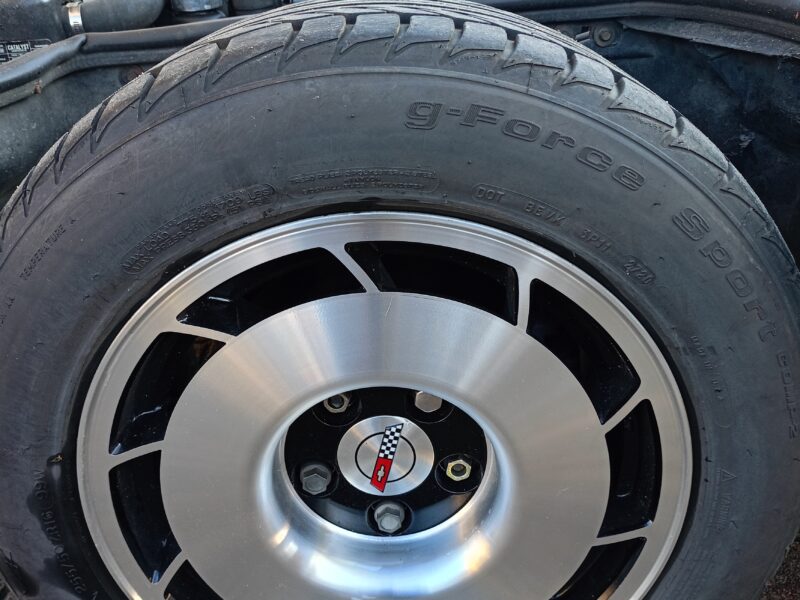 CHEVROLET CORVETTE C4 1986 r