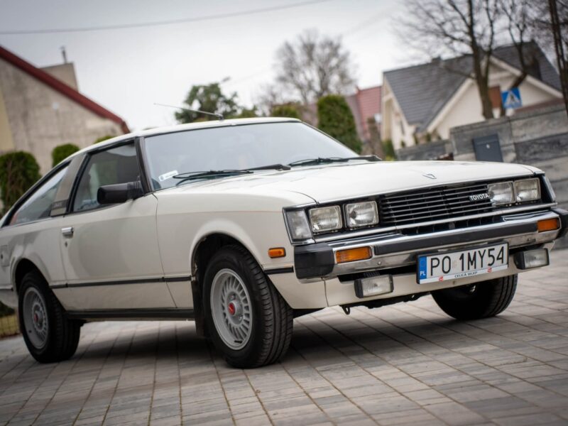 Toyota Celica 1981 – Japońska Klasyka w Stanie Kolekcjonerskim