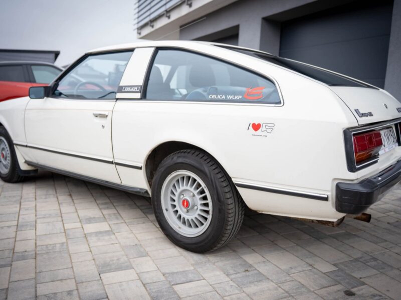 Toyota Celica 1981 – Japońska Klasyka w Stanie Kolekcjonerskim