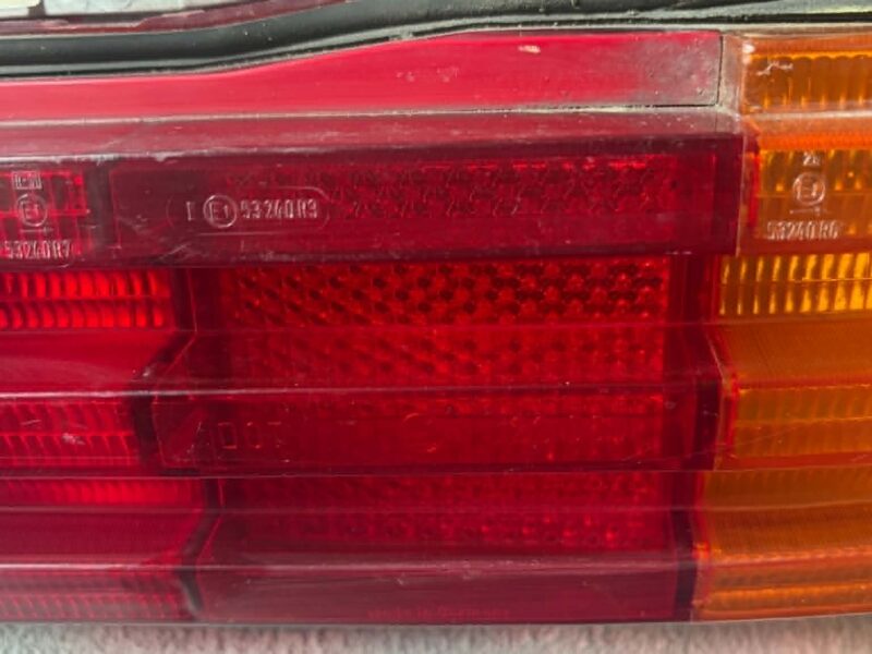 Mercedes w123 dwie lampy tylne